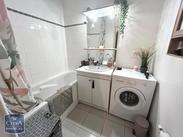 Appartement à louer 2 pièces 57.77m²