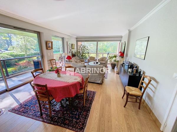 Au cœur d'un parc, magnifique appartement 4 chambres + bureau situé à proximité du tramway et des commerces WASQUEHAL
