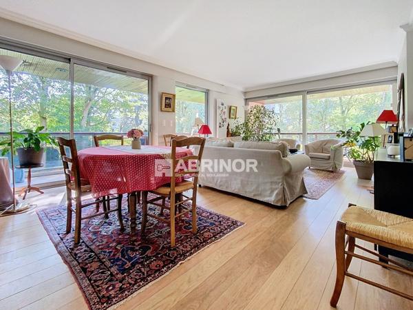 Au cœur d'un parc, magnifique appartement 4 chambres + bureau situé à proximité du tramway et des commerces WASQUEHAL