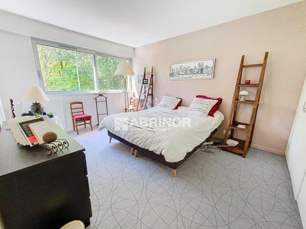 Au cœur d'un parc, magnifique appartement 4 chambres + bureau situé à proximité du tramway et des commerces WASQUEHAL
