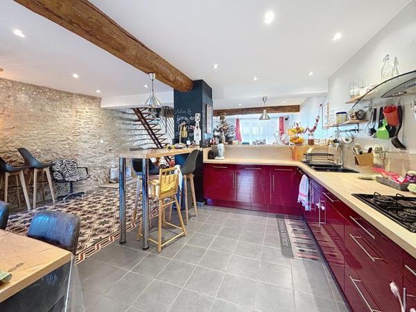 MAISON RENOVÉE ET HANGAR