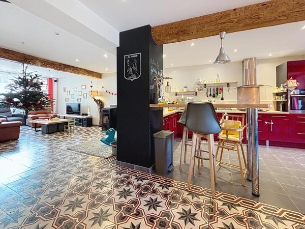 MAISON RENOVÉE ET HANGAR