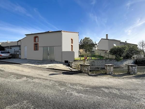 MAISON RENOVÉE ET HANGAR
