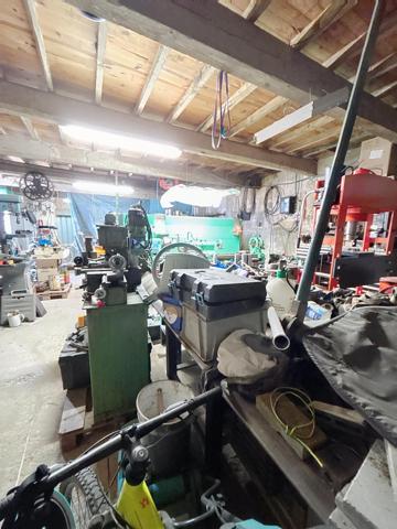 MAISON RENOVÉE ET HANGAR