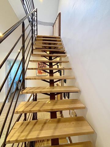 MAISON RENOVÉE ET HANGAR