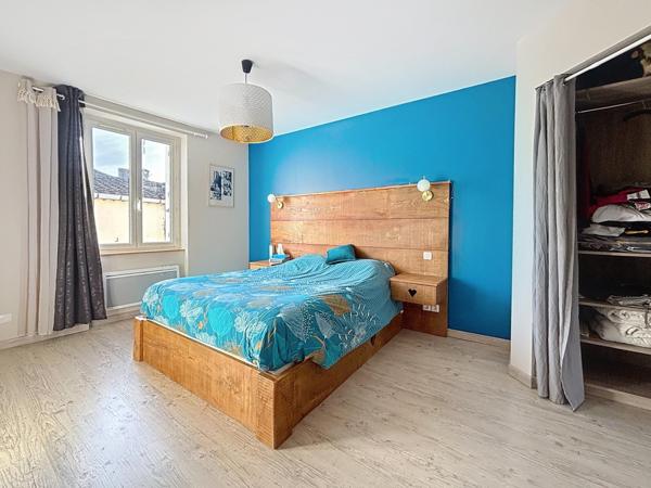 MAISON RENOVÉE ET HANGAR