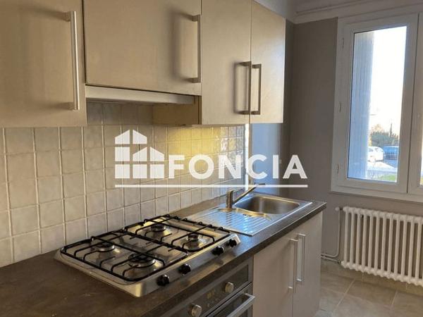 Location Appartement 4 pièces 68.25 m² - AVENUE FÉLIX RIPERT Orange 84100