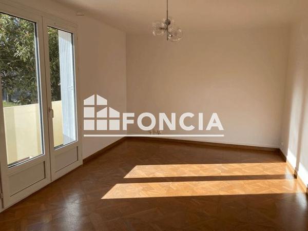 Location Appartement 4 pièces 68.25 m² - AVENUE FÉLIX RIPERT Orange 84100