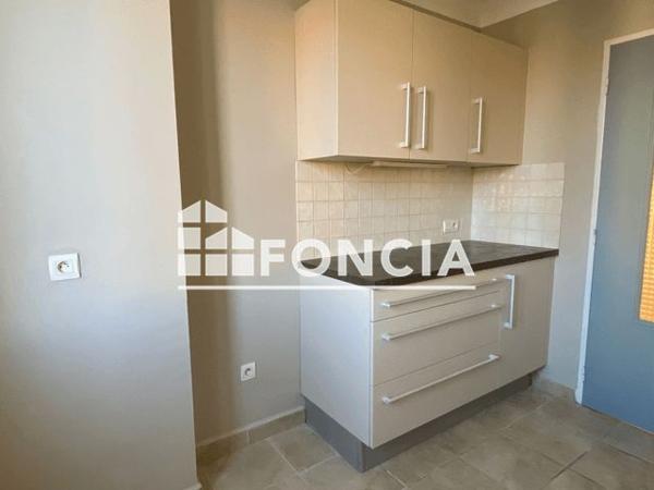 Location Appartement 4 pièces 68.25 m² - AVENUE FÉLIX RIPERT Orange 84100