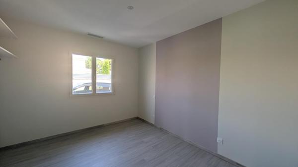 Maison contemporaine de 2024 avec piscine