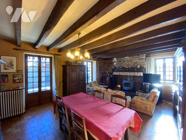 ARPAJON-SUR-CERE, Carbonat, sur 1799m² de terrain à vendre maison d'habitation comprenant,  Sou...