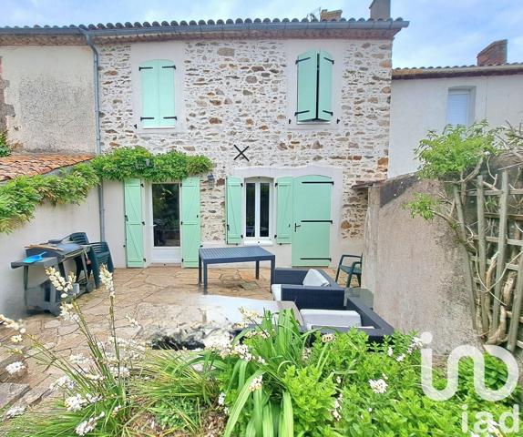 Maison de ville 7 pièces de 156 m² à La Ferrière (85280)