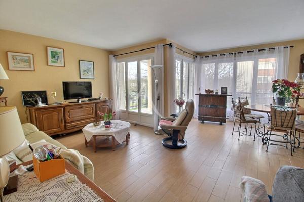 Appartement de 5 pièces 104m2 avec terrasse sur le mail