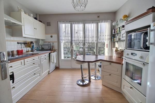 Appartement de 5 pièces 104m2 avec terrasse sur le mail