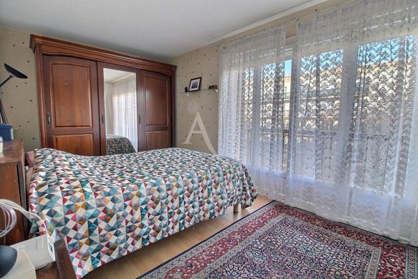 Appartement de 5 pièces 104m2 avec terrasse sur le mail