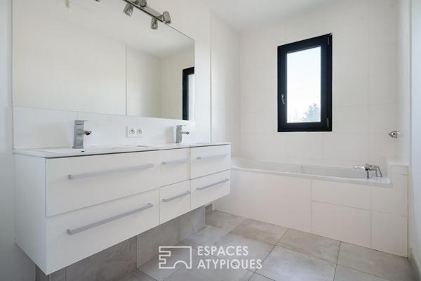 Maison contemporaine avec piscine