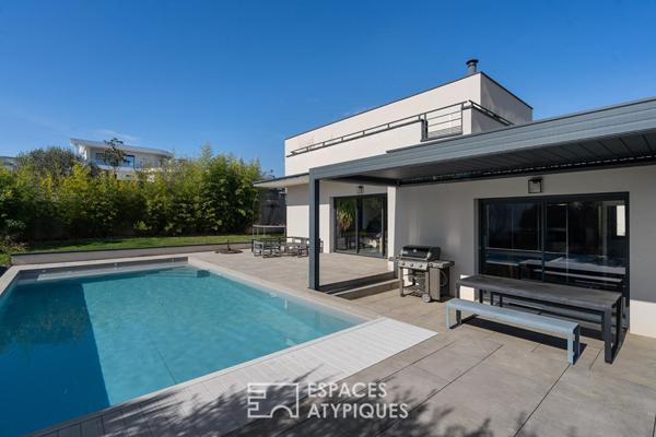 Maison contemporaine avec piscine