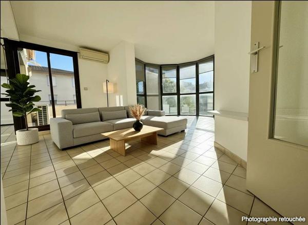 Appartement 90 m² Troisième avec Ascenseur , terrasses, parking sécurisé à Nîmes Jean Jaures Puech Duteil