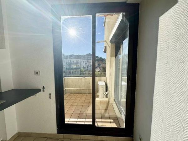 Appartement 90 m² Troisième avec Ascenseur , terrasses, parking sécurisé à Nîmes Jean Jaures Puech Duteil