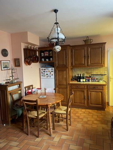 Maison - 6 pièces - 180 m²