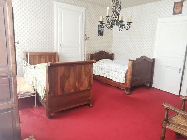 Maison 8 pièces à vendre Dangé Saint Romain - 86220 / Réf: 11746