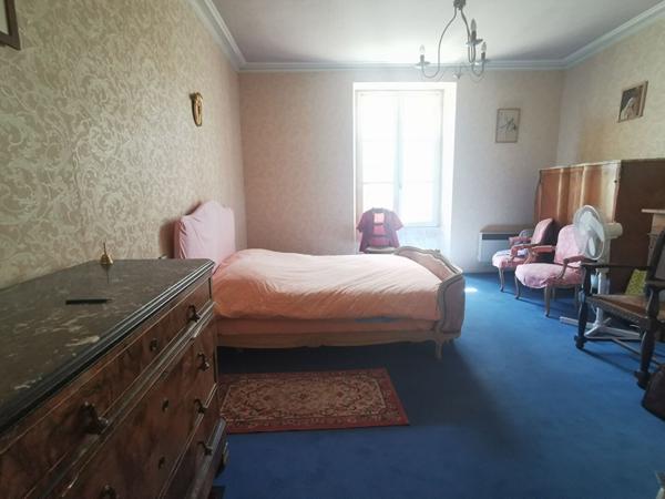 Maison 8 pièces à vendre Dangé Saint Romain - 86220 / Réf: 11746