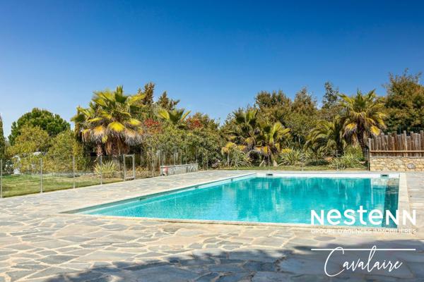 Au centre-ville de la Croix Valmer, résidence prestigieuse sécurisée avec piscine, Appartement La Croix Valmer 3 pièce(s) au deuxième et dernier étage
