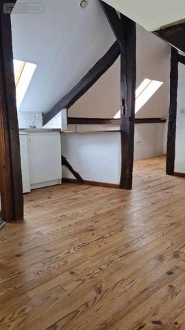 Studio à louer à Forges-les-Eaux en Seine-Maritime (76440), ref : LOCA/558   
centre