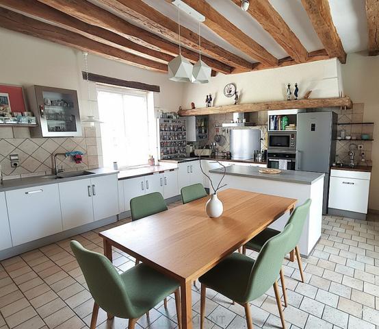 Longère avec gîte indépendant et dépendances