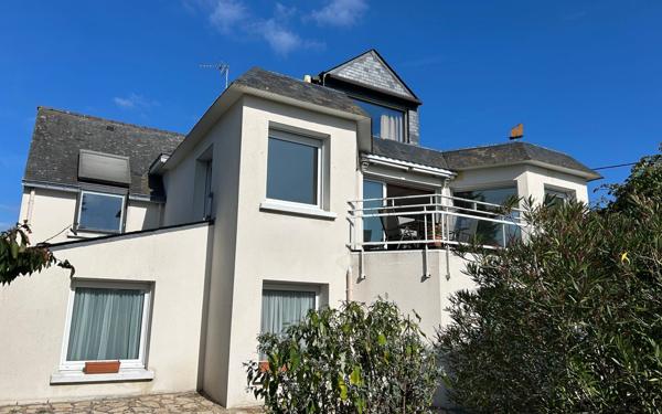 Maison à louer    9 pièces •  Séné