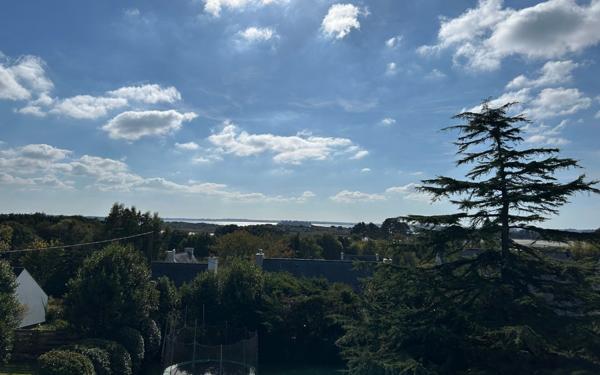 Maison à louer    9 pièces •  Séné