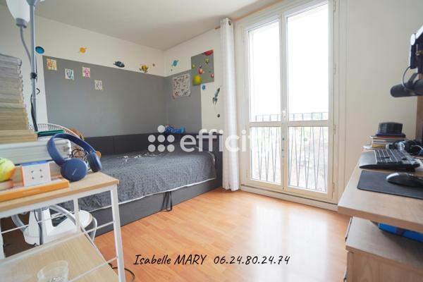 Appartement
         4 pièces
        - 85 m² Exclusivité 320 000 € *