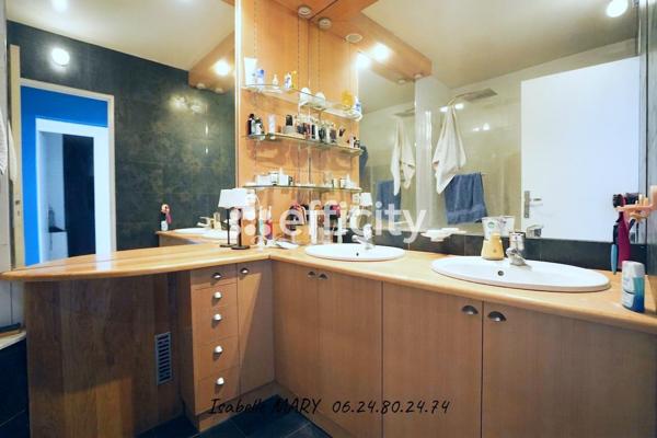 Appartement
         4 pièces
        - 85 m² Exclusivité 320 000 € *