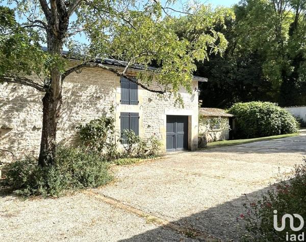 Longère 8 pièces de 252 m² à AIGONDIGNÉ (79370)