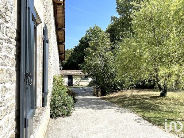 Longère 8 pièces de 252 m² à AIGONDIGNÉ (79370)