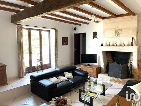 Longère 8 pièces de 252 m² à AIGONDIGNÉ (79370)