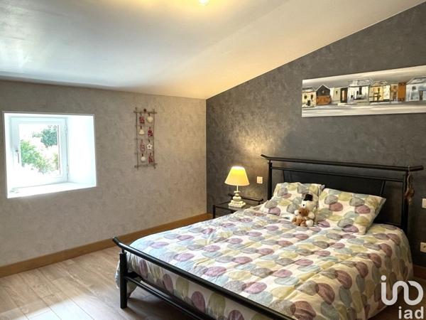 Longère 8 pièces de 252 m² à AIGONDIGNÉ (79370)