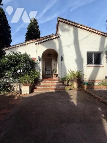 Villa cap d Antibes garoupe de plein pied a rénover proche mer .