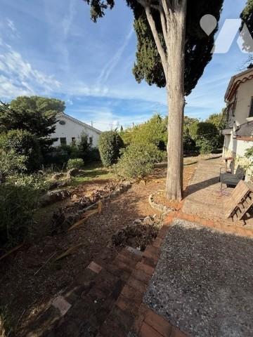 Villa cap d Antibes garoupe de plein pied a rénover proche mer .