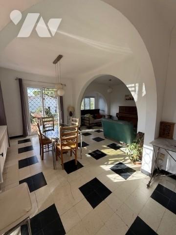 Villa cap d Antibes garoupe de plein pied a rénover proche mer .