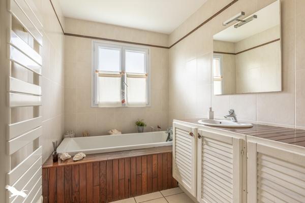 Maison à vendre |                                       Arès |                                        6 pièces  |  128 m²