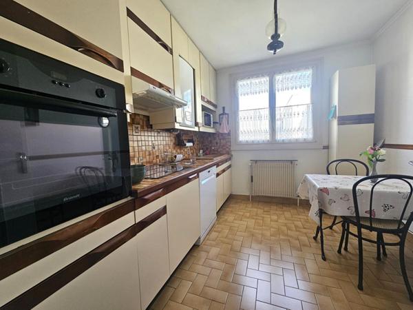 Appartement Decines Charpieu 3 pièce(s) 79.08 m2