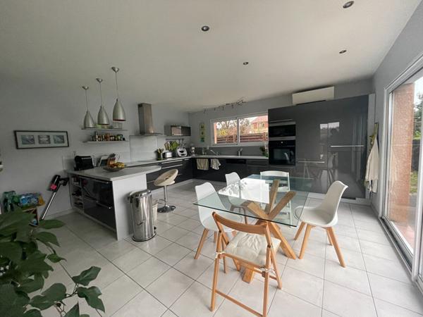 Villa meublée 5 Pièces de165 m2 avec piscine - Ste Foy D'Aigrefeuille
