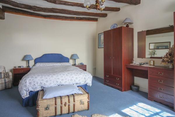 Maison de village spacieuse avec piscine et cour intérieure