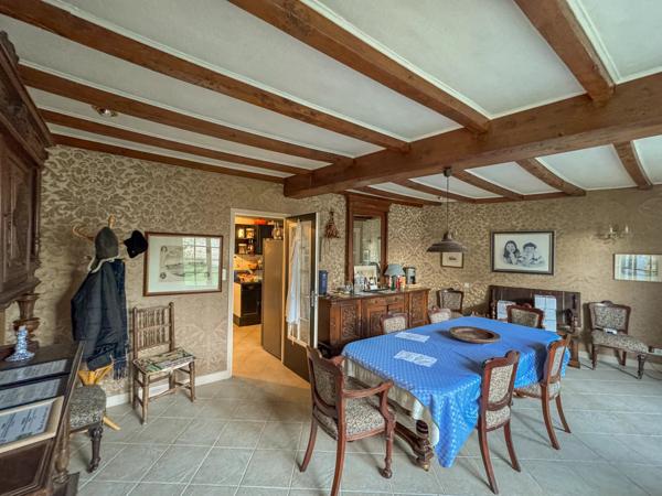 Maison de village spacieuse avec piscine et cour intérieure