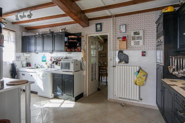 Maison de village spacieuse avec piscine et cour intérieure