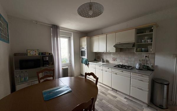 Maison à vendre    6 pièces •  Lannilis