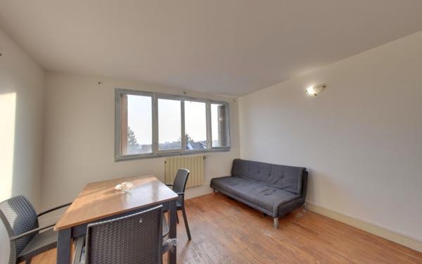 Appartement à vendre    3 pièces • 54,11 m2 Le Blanc-Mesnil