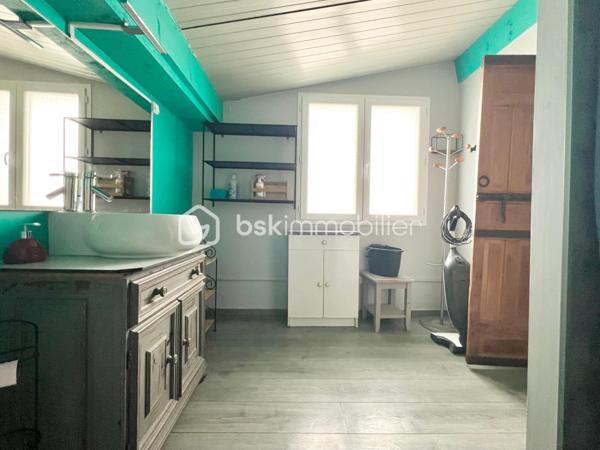 Local d activites de 280 m²