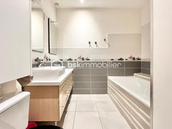 Local d activites de 280 m²